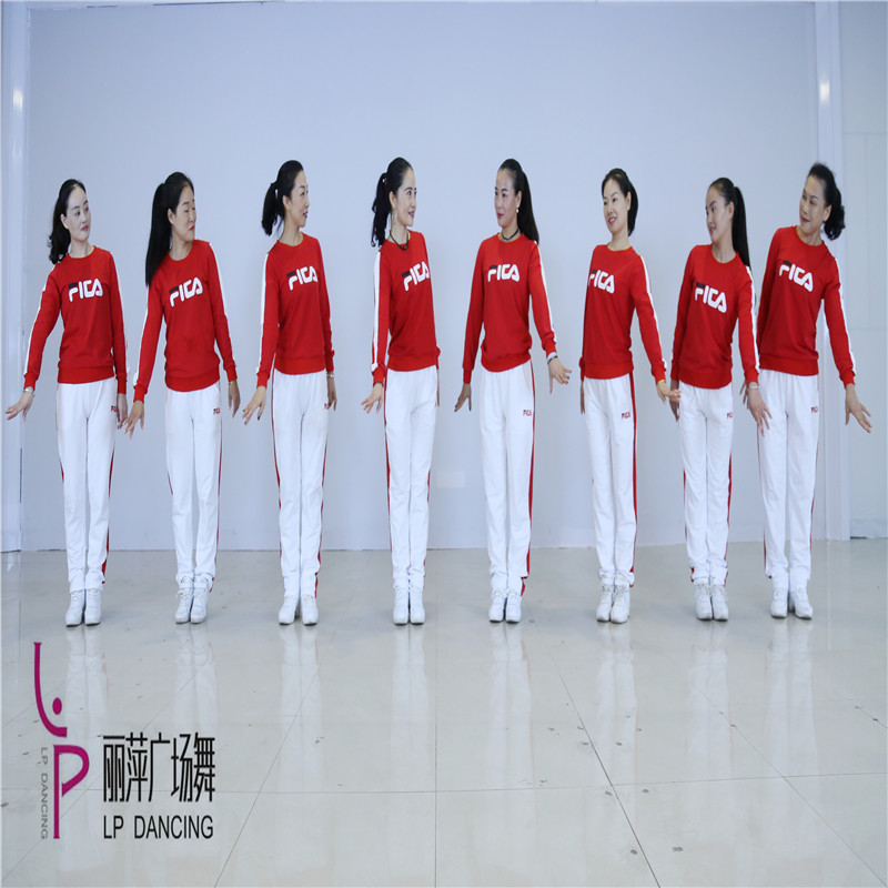 2018杨丽萍广场舞《叫一声二奶奶》《动起来》同款男女情侣舞蹈服
