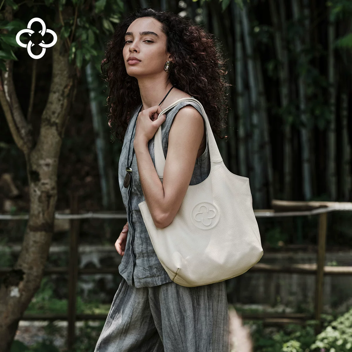 White one-shoulder bag, Italy