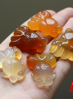 冰彩蜜糖色小金鱼一物一图吊坠
