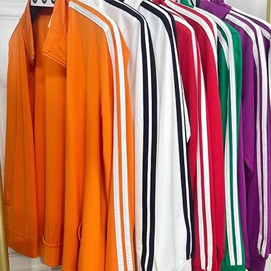 休闲时尚带起外套减龄