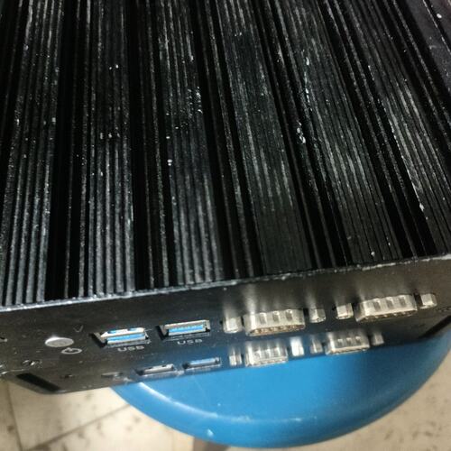 迷你工控主机，i7-8565U处理器，8G DDR4内存，1--议价商品