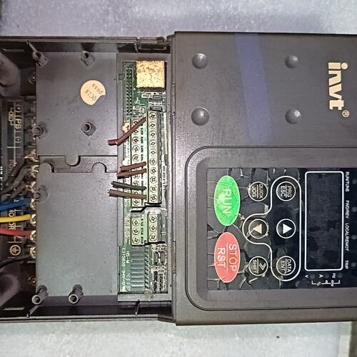 英威腾变频器CHV130-2R2G-4，二手拆机，成色如图，--议价商品