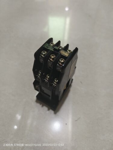 日本富士接触器SRC50-2U/X  220V