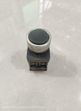 fuji富士黑色圆形平头双触头复位按钮AH22-F带触点AHX290  AHX291