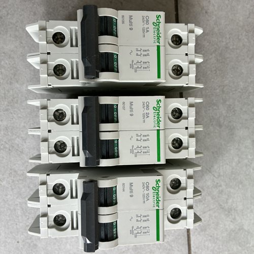 法国产Schneider施耐德UL489隧道式接线端断路器C60 2P 1A/2A/10A