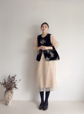 李cc·法式复古蕾丝灯笼袖显瘦连衣裙春季新款气质中长款