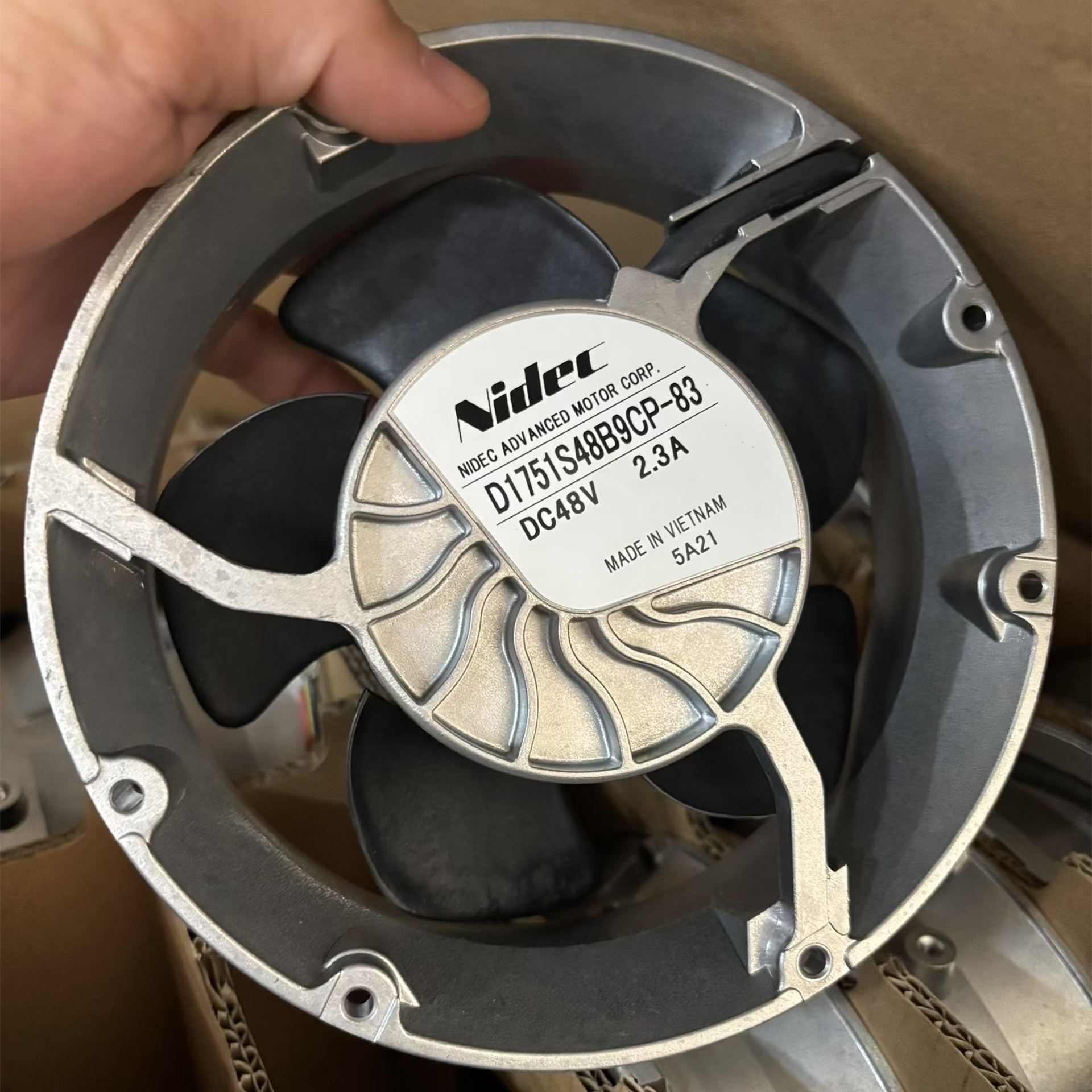 D1751S48B9CP-33/49/54/83 48V 2.3A ABB变频器 ACS880风扇17251