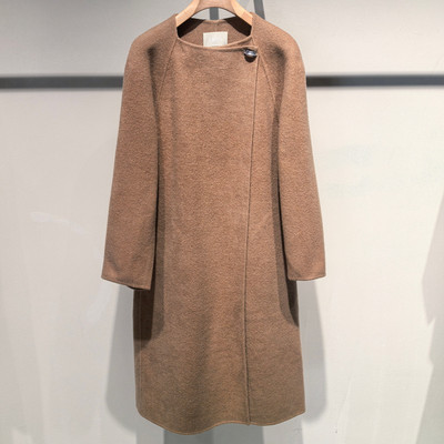 LESS女装国内商场2025冬季专柜正