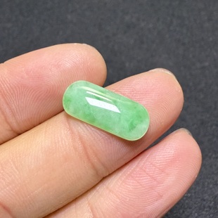 清代老翡翠满阳绿马鞍戒面镶嵌件