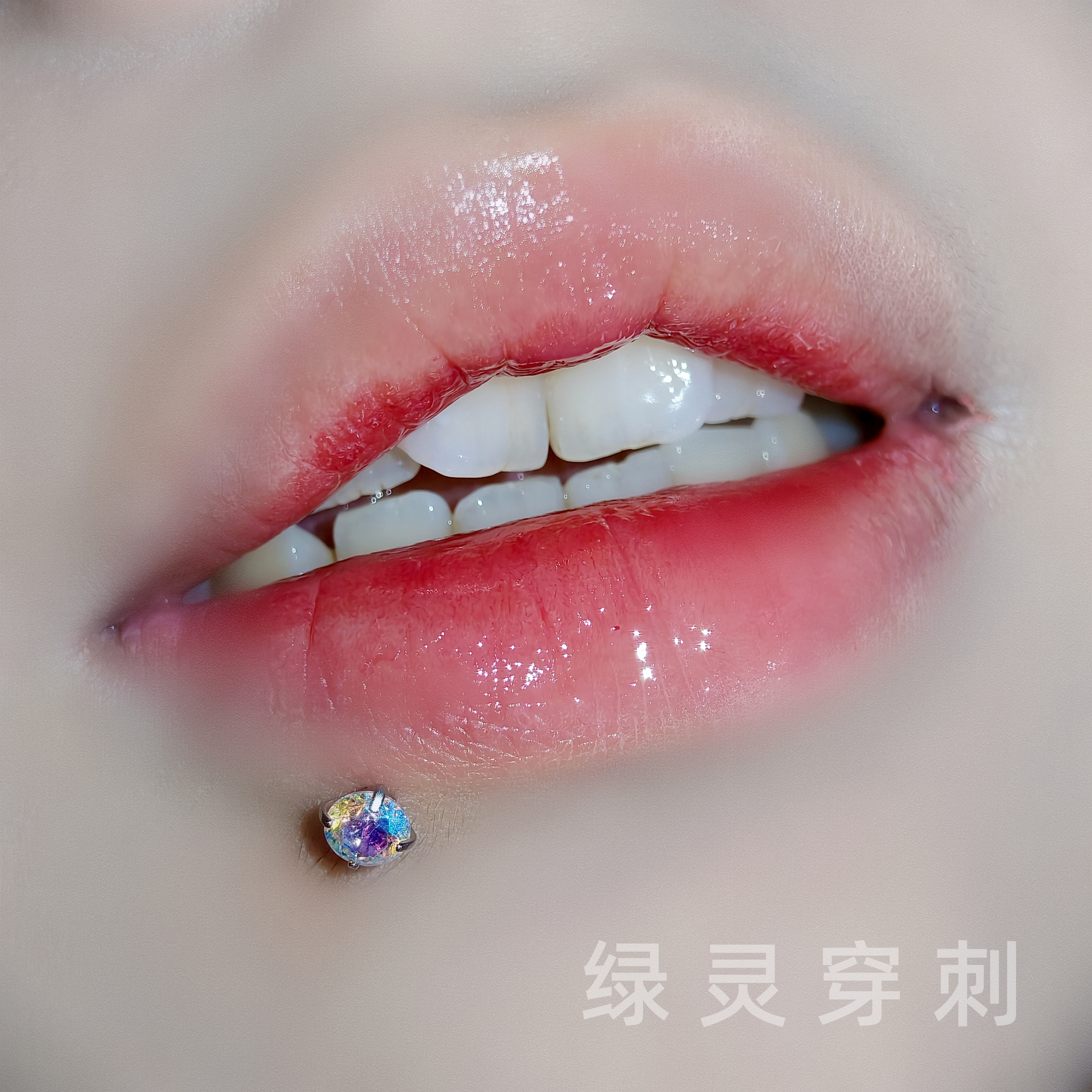 绿灵 星辰 爆闪锆石唇钉内螺纹钢钛耳骨钉直钉 唇环辣妹穿刺饰品,饰品/流行首饰/时尚饰品新,唇环/唇钉,淘宝优惠券,粉丝福利购,淘宝优惠卷