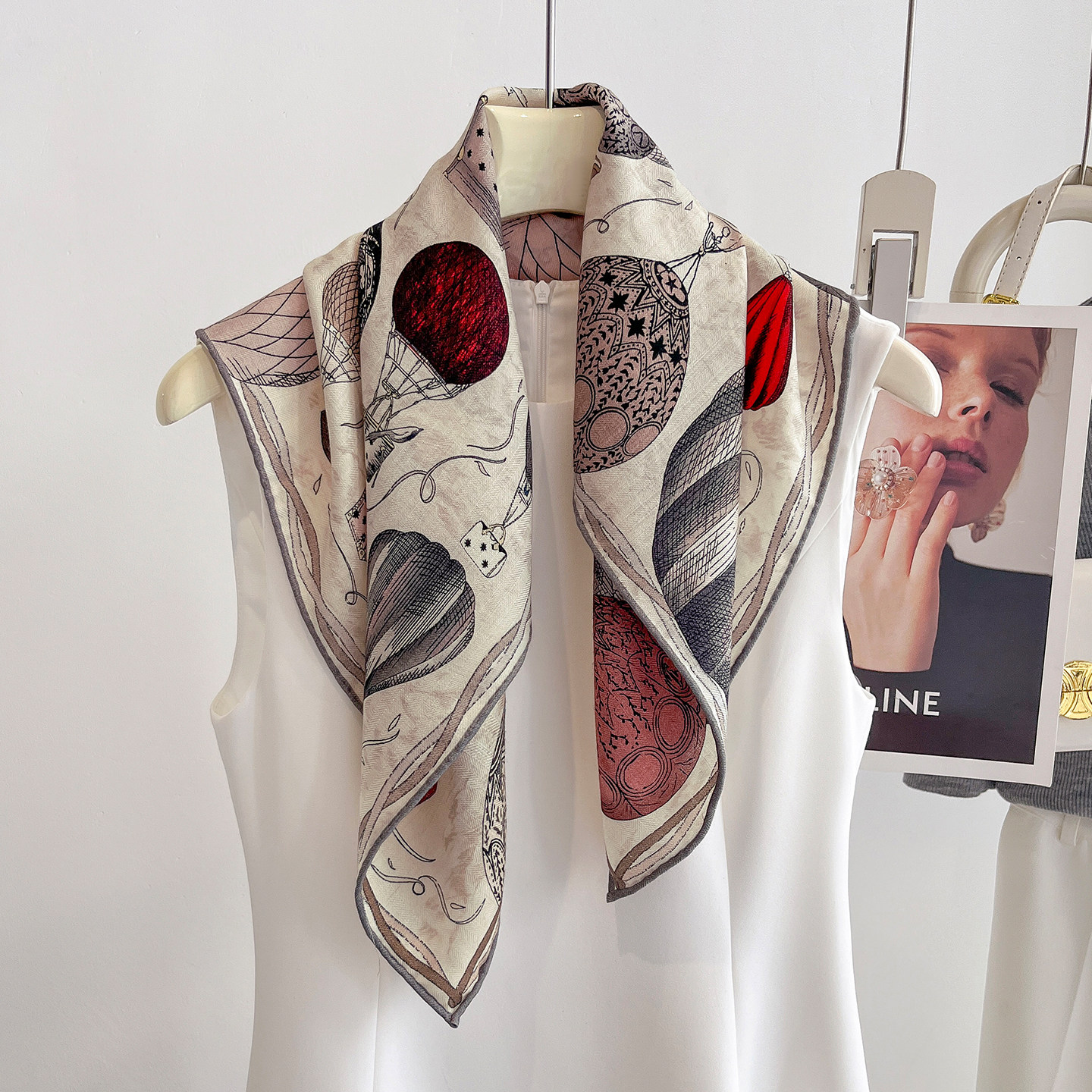 真丝羊毛丝巾女士秋冬系脖轻奢大牌高级感羊绒围巾护颈小方巾高端