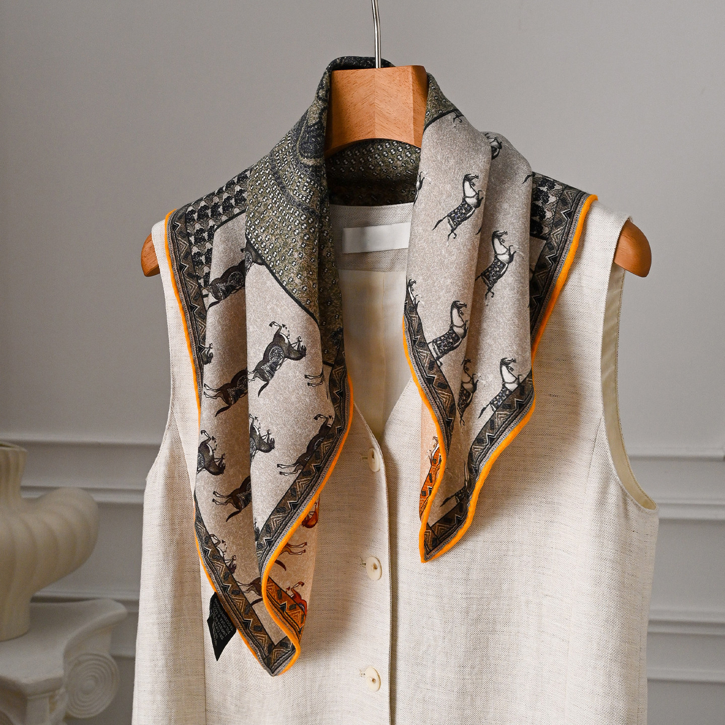 灰色真丝羊毛丝巾小方巾女士秋冬季马羊绒围巾高端轻奢大牌高级感,服饰配件/皮带/帽子/围巾,围巾/丝巾/披肩,淘宝优惠券,粉丝福利购,淘宝优惠卷