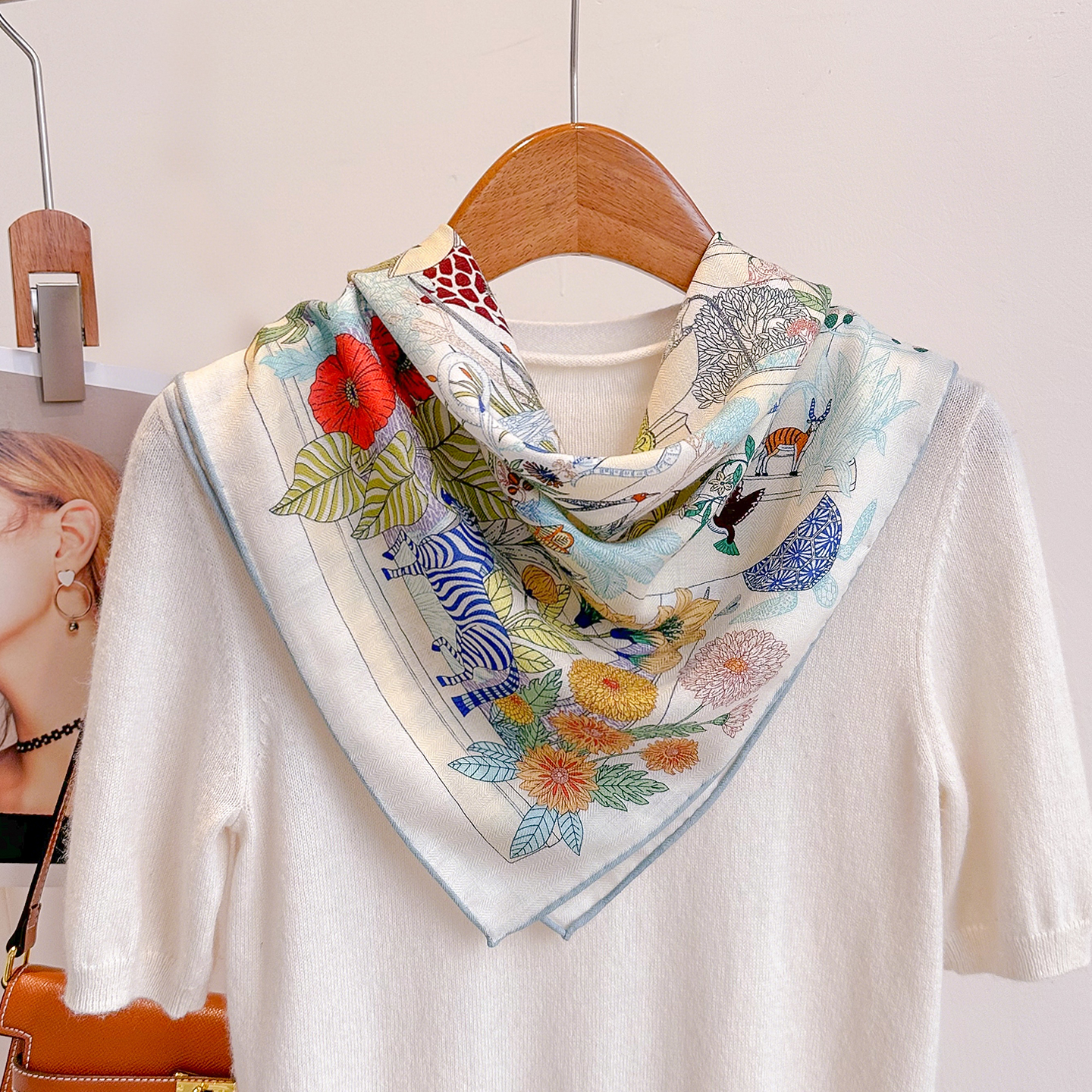 真丝羊毛小方巾围巾女款2025新款秋冬三角羊绒丝巾系脖高级感护颈