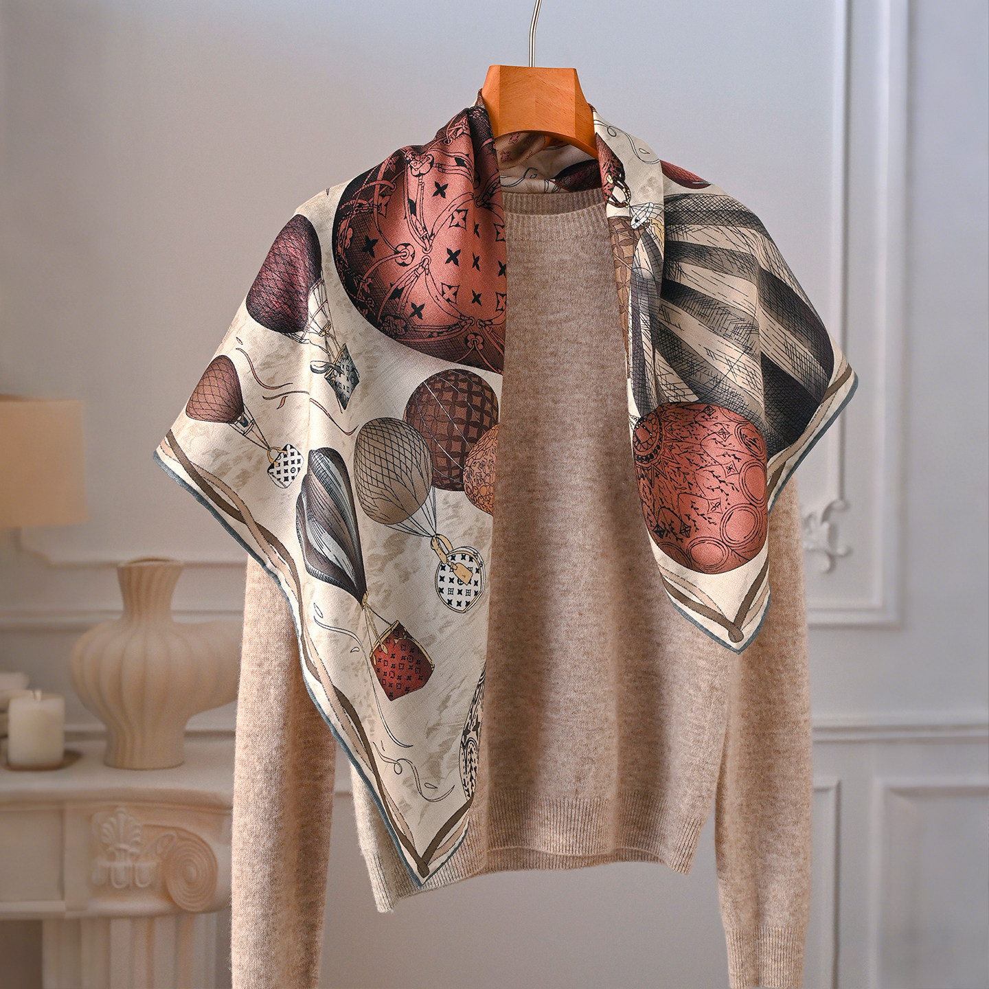 真丝羊毛丝巾女士秋冬季大牌轻奢高级感高端羊绒三角披肩薄款围巾