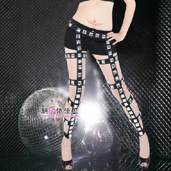 欧美酒吧女歌手镂空亮钻钢管舞