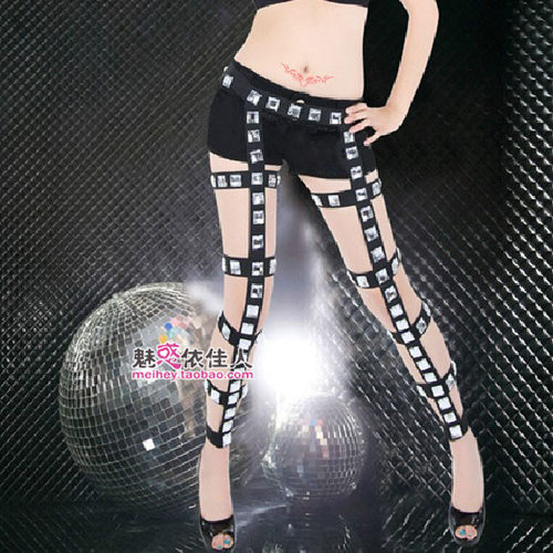 欧美酒吧女歌手镂空亮钻钢管舞