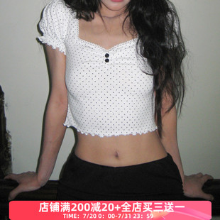 T恤 復(fù)古百搭顯瘦短上衣 鄰家少女花邊拼接波點(diǎn)褶皺短袖 FabGirls