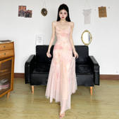 度假风蕾丝拼接碎花打褶吊带连衣裙 FabGirls 法式 辣妹显瘦长裙