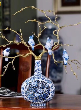 中式青花瓷黄铜树枝鹦鹉花瓶摆件