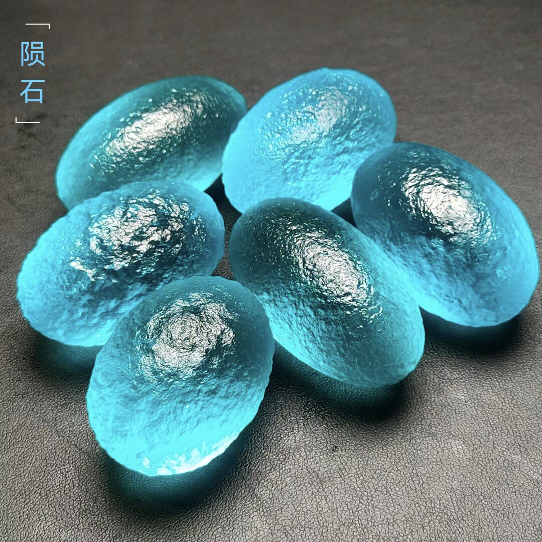 俄罗斯天空蓝玻璃陨石蛋形原石吊坠天然矿标矿物晶体奇石50-60克