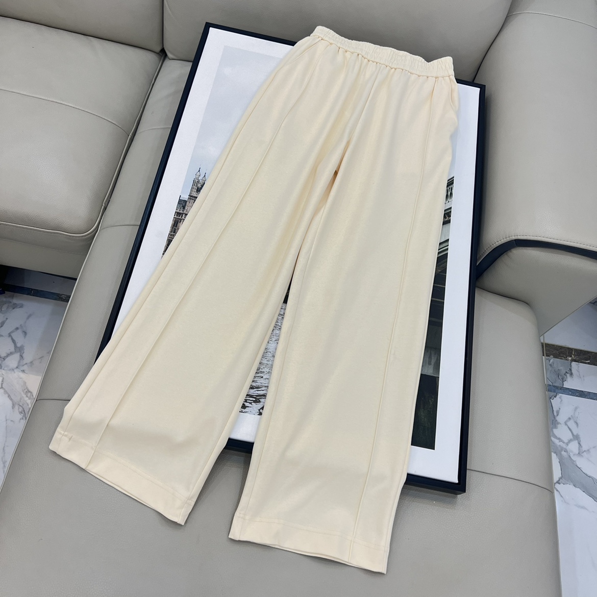 卫裤松紧腰宽松直筒裤