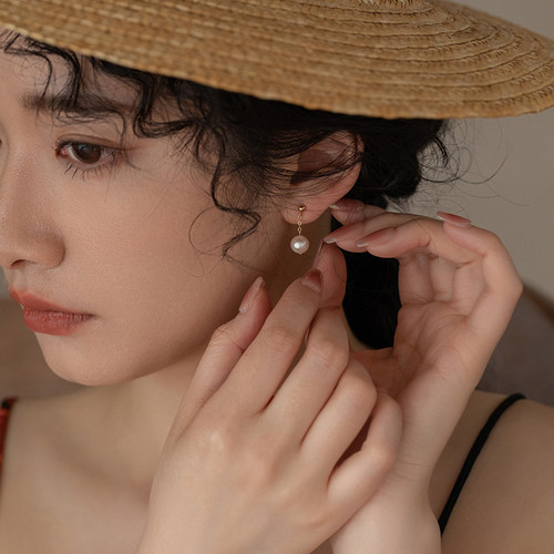 女轻奢耳环简约精致防过敏气质感