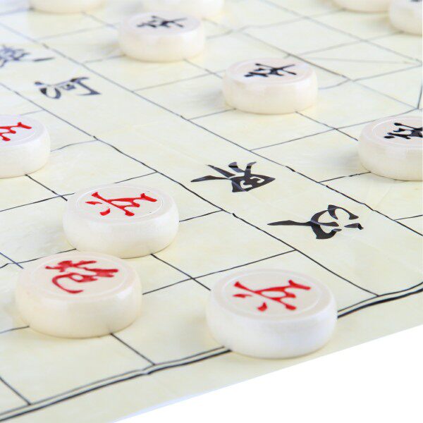 得力中国象棋直径35mm学生成人娱乐家用初学实木象棋圆形象棋公园