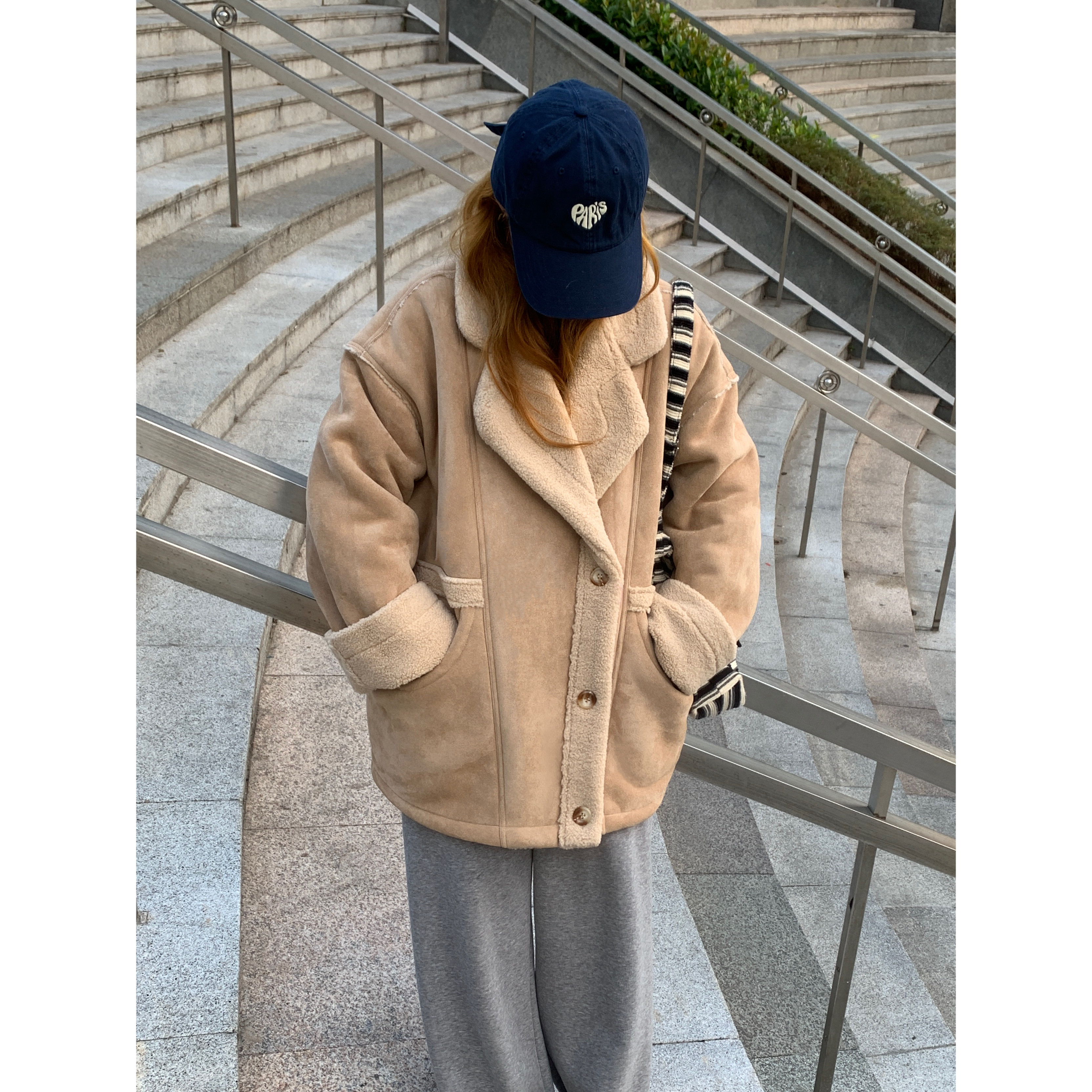 蘑糯糯加厚卡其色羊羔毛外套女冬皮毛一体韩版宽松麂皮绒机车服潮