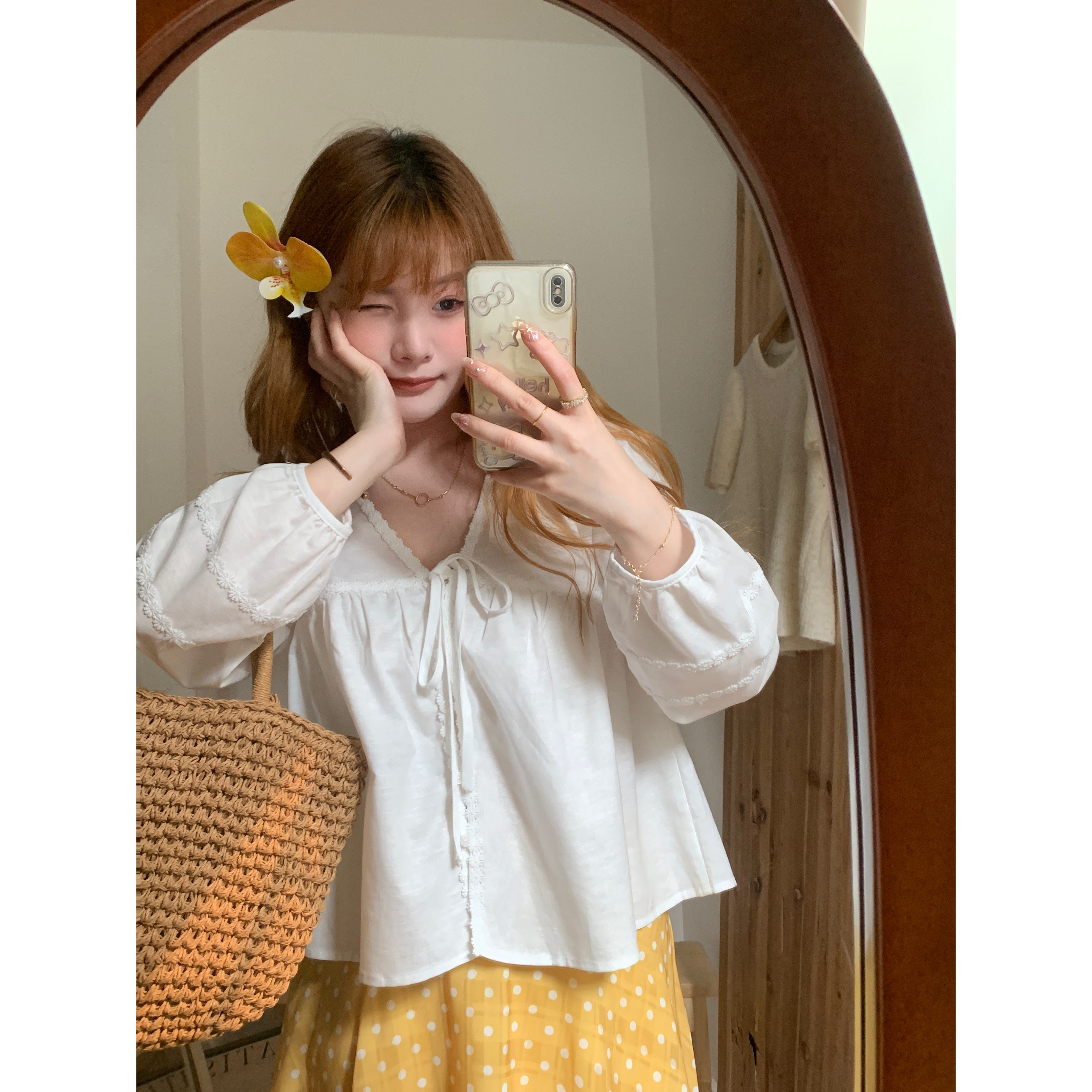 蘑糯糯同款 白色V领花边韩版休闲乖巧甜美上衣女春夏2026新款衬衫