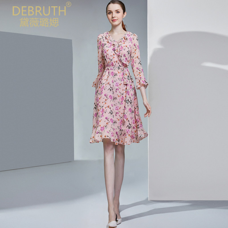 黛薇璐媤花瓣领印花长袖公主连衣裙女春装新款法式气质收腰A裙