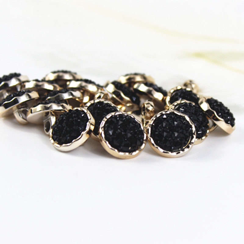 금속 가장자리 진주 라운드 버튼 다목적 카디건 스웨터 재킷 여성 의류 보조 재료 DIY 수제