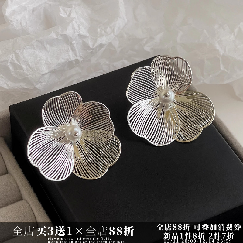 花花CIX镂空夸张银色耳饰