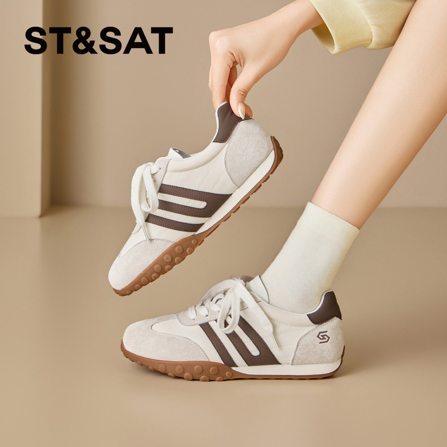 St&Sat/星期六春秋圆头拼接德训鞋平底运动阿甘鞋女SSE1112C8R,女鞋,德训鞋,淘宝优惠券,粉丝福利购,淘宝优惠卷