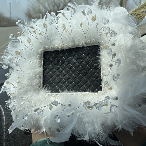 觅甜车载羽毛摆件防滑垫