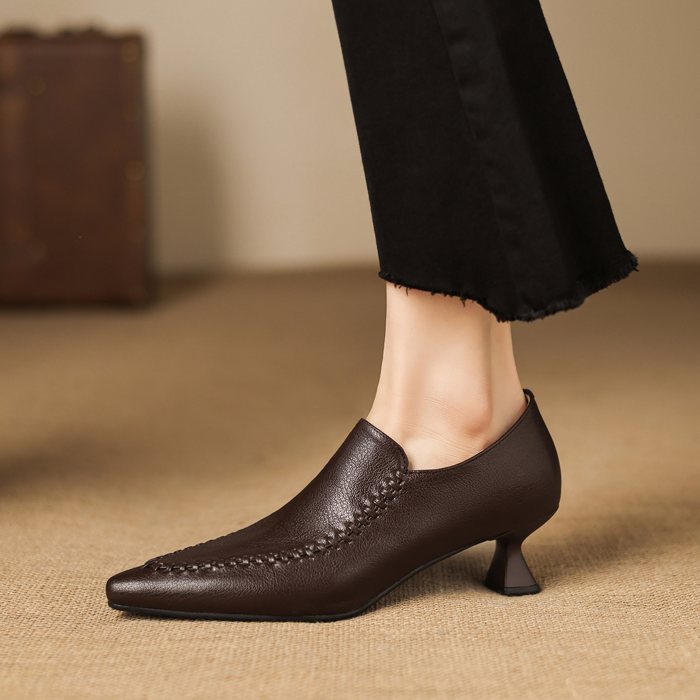 lorem香港 2026春季气质单鞋细跟尖头羊皮百搭高级感通勤深口女鞋,女鞋,深口单鞋,淘宝优惠券,粉丝福利购,淘宝优惠卷