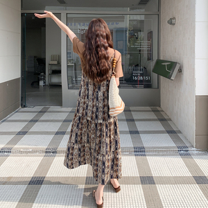 韩系复古印花吊带连衣裙套装女2025夏新款超好看T恤小个子两件套图片