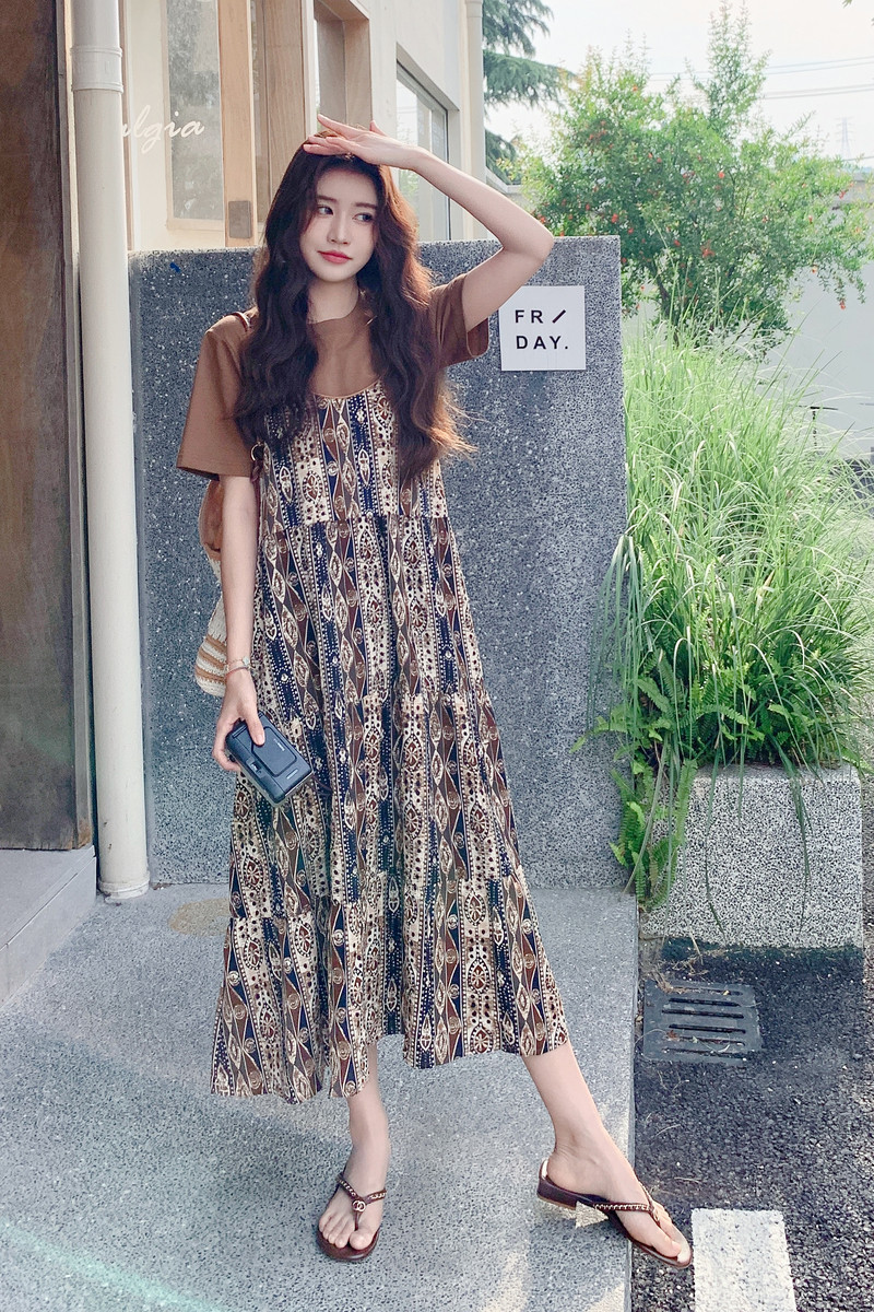 韩系复古印花吊带连衣裙套装女2025夏新款超好看T恤小个子两件套,女装套装/套裙,2C170