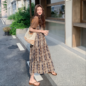 韩系复古印花吊带连衣裙套装女2025夏新款超好看T恤小个子两件套图片