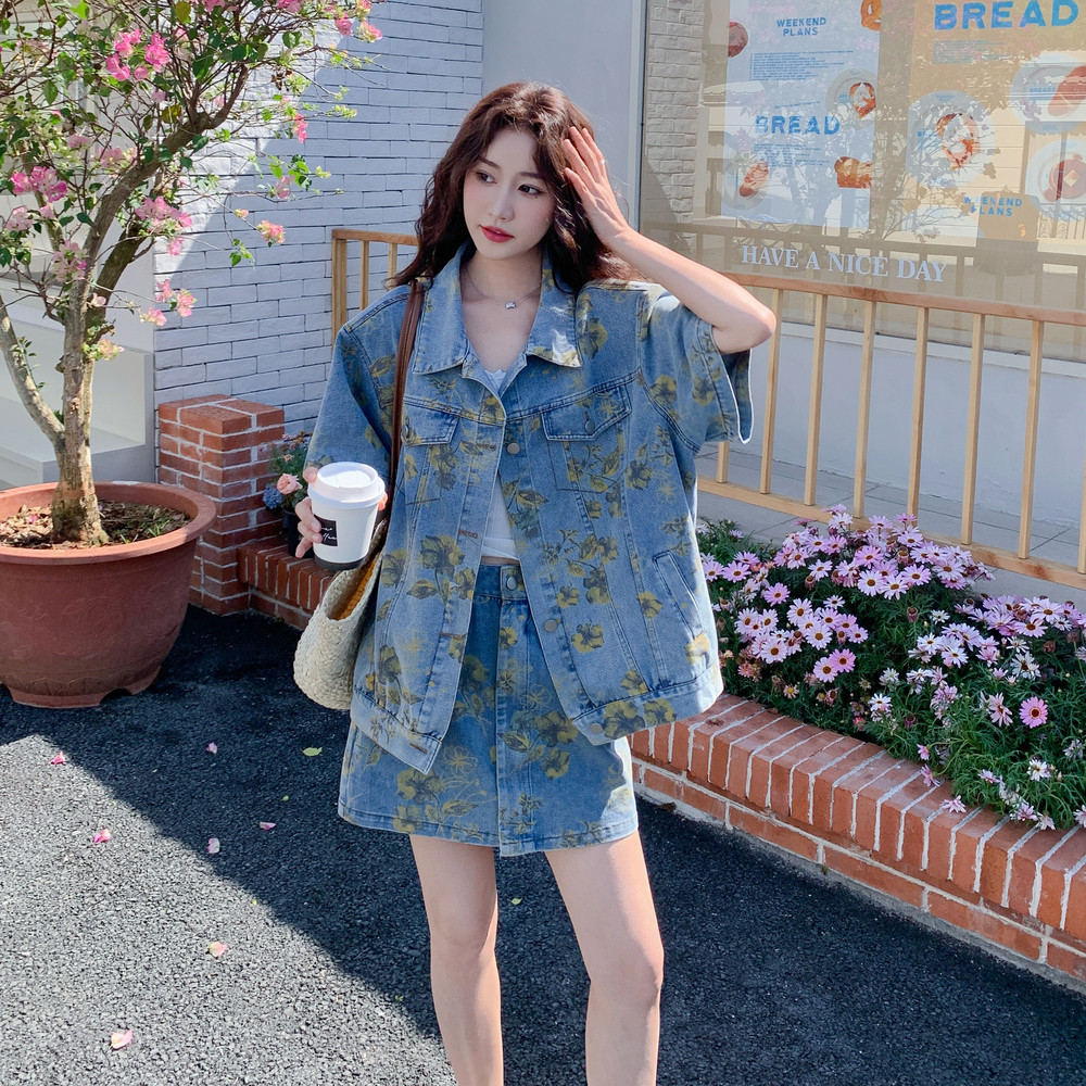 洋气炸街碎花牛仔套装女2025夏季新款韩版廓形短袖外套短裙两件套图片