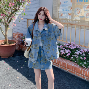 洋气炸街碎花牛仔套装女2025夏季新款韩版廓形短袖外套短裙两件套图片