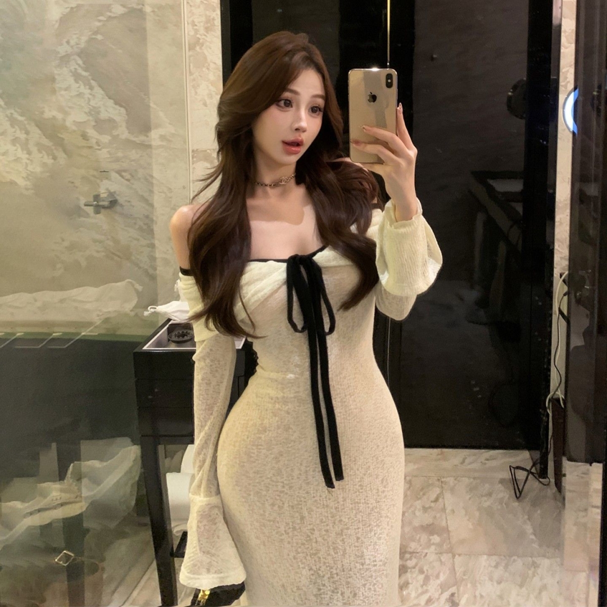 纯欲性感海边度假设计感白色一字领长袖连衣裙女收腰修身包臀长裙