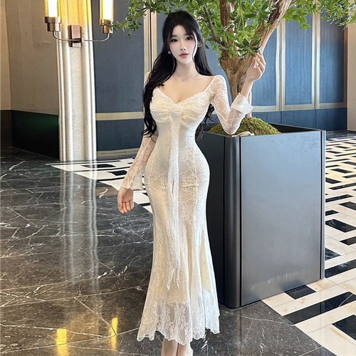 千金穿搭蕾丝气质感连衣裙重要场合漂亮收腰包臀鱼尾裙2025秋冬季