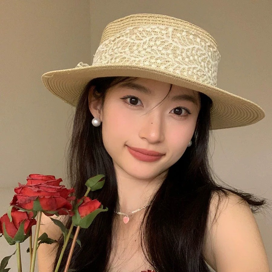 小清新田园风草编遮阳帽