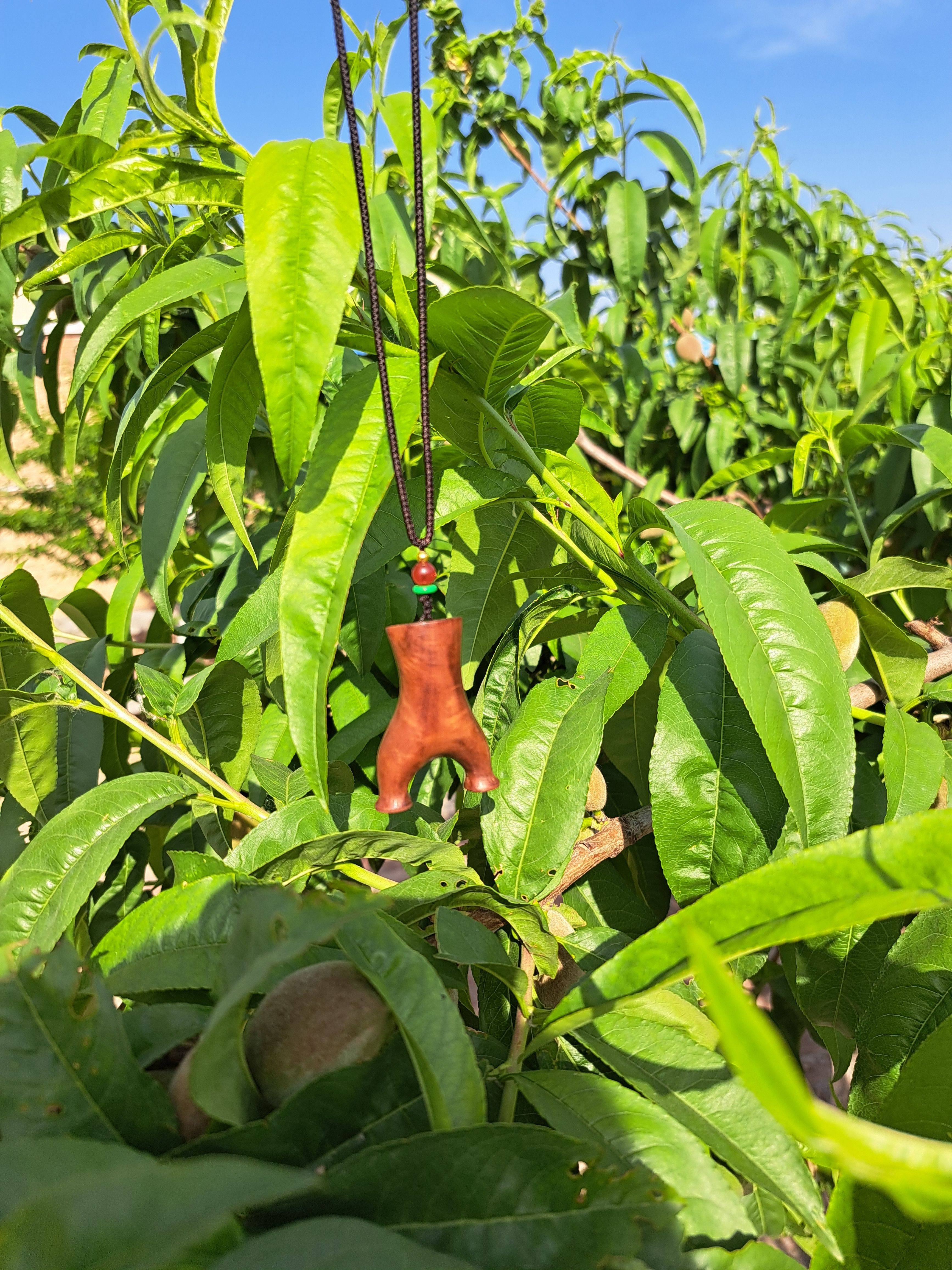 百年满红雷击枣木吊坠项链脖挂原木无漆老枣木北方黄花梨小弹弓
