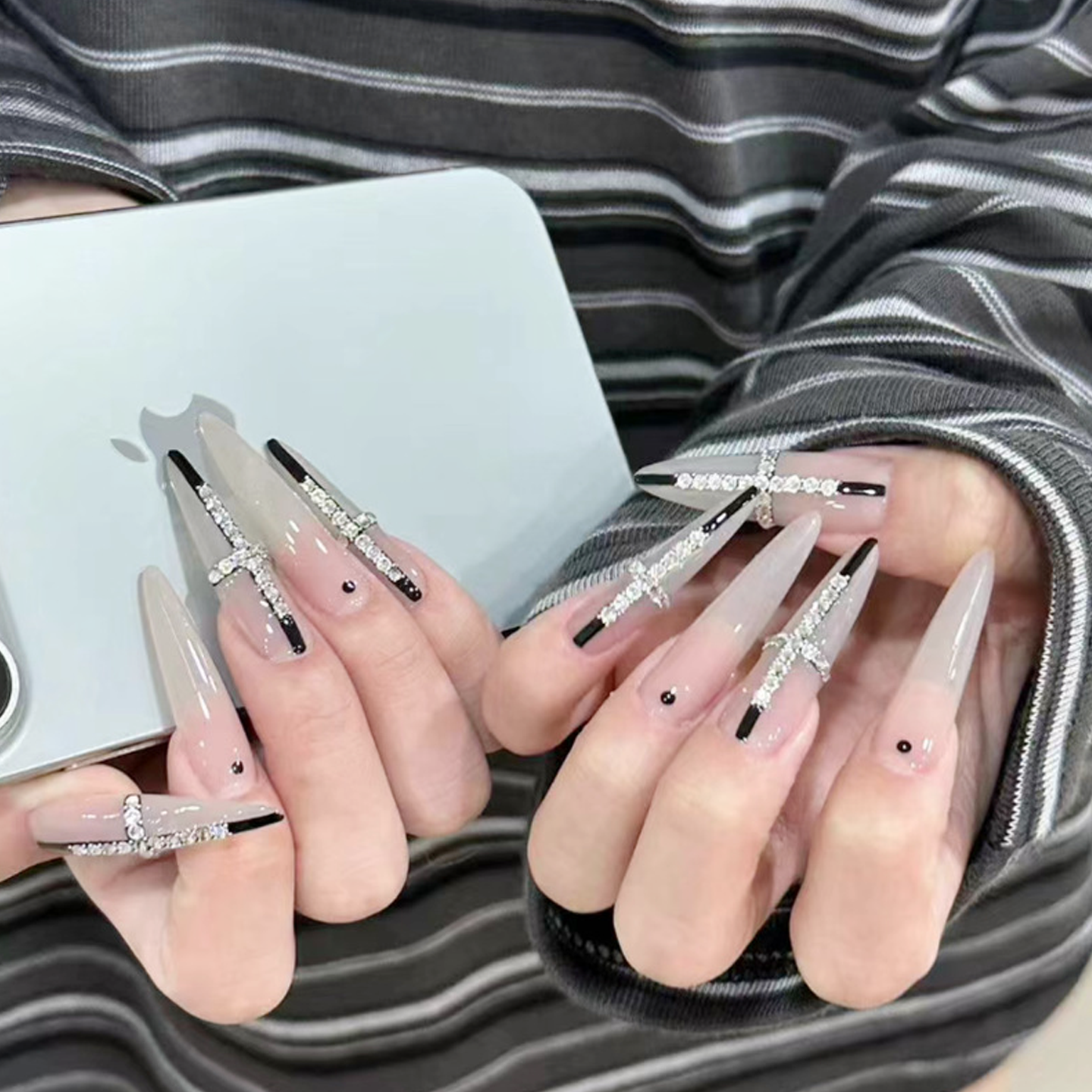 暗黑十字碎钻穿戴甲欧美式哥特辣妹长尖型美甲贴成品小众假指甲片