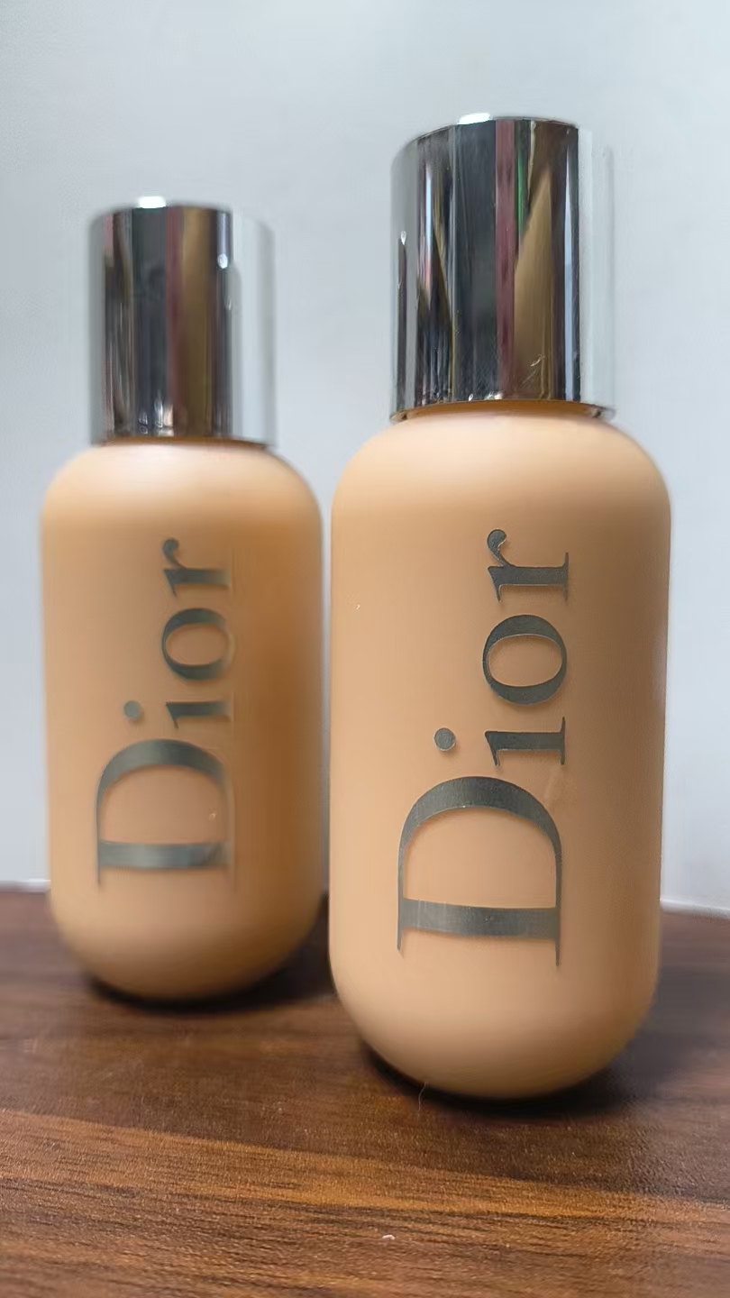 特价~小奶瓶粉底液50ml OCR 最白色 奶油质地轻薄服帖 持久细腻