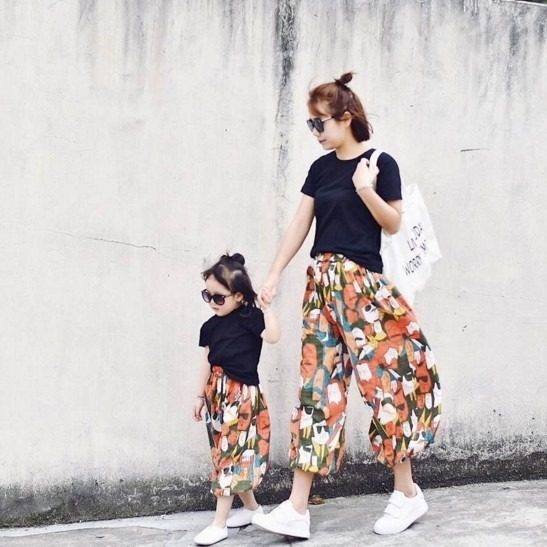 亲子套装2019新款夏季童装宽松灯笼裤母子母女装旅游度假全家装在类目 童装/婴儿装/亲子装, 亲子装/亲子时装中 - 来自Buy2taobao.com提供专业的淘宝代购服务