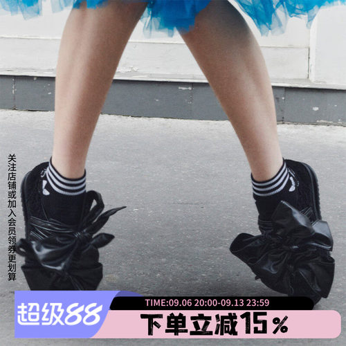 阿迪达斯三叶草女款复古运动鞋