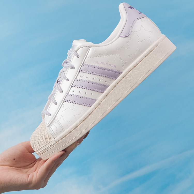 阿迪达斯女款复古板鞋
