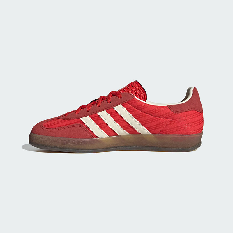 adidas阿迪达斯女鞋板鞋